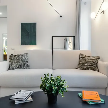 At Six - New Designer In The Center! Appartement