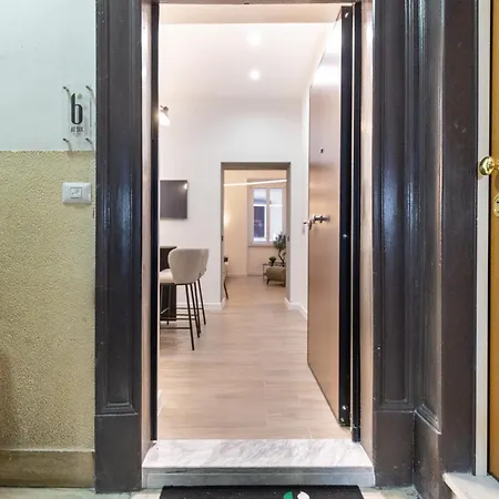 At Six - New Designer In The Center! Appartement